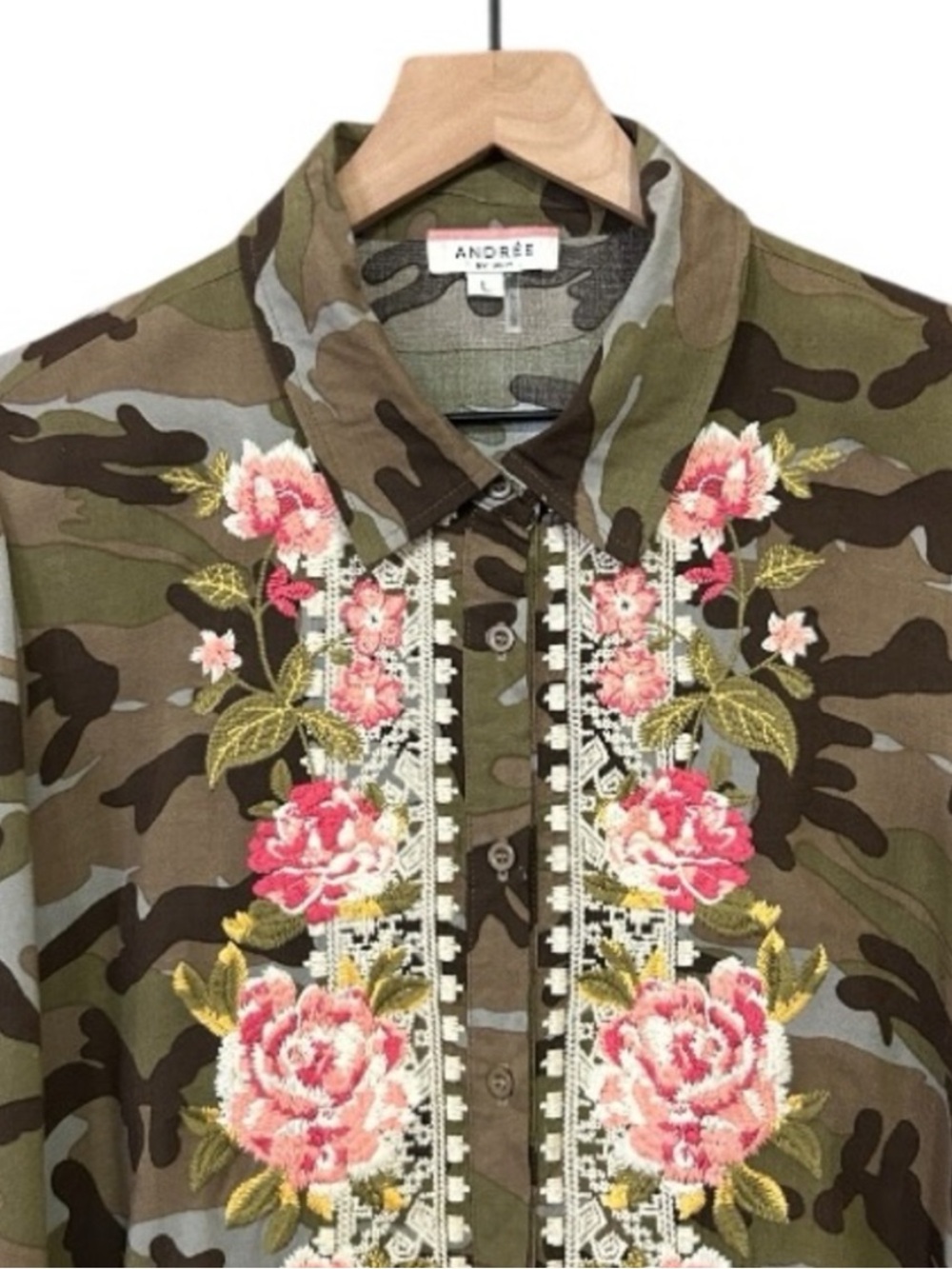 ANDREE BY UNIT Sz L Camo Shirt with Floral Accents - Picture 5 of 10